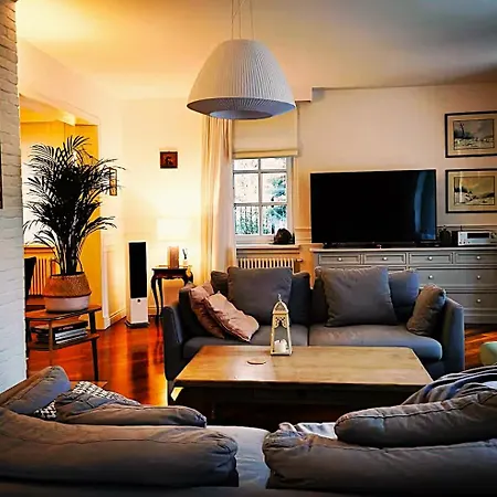 Excl House In Warsaw With Pools