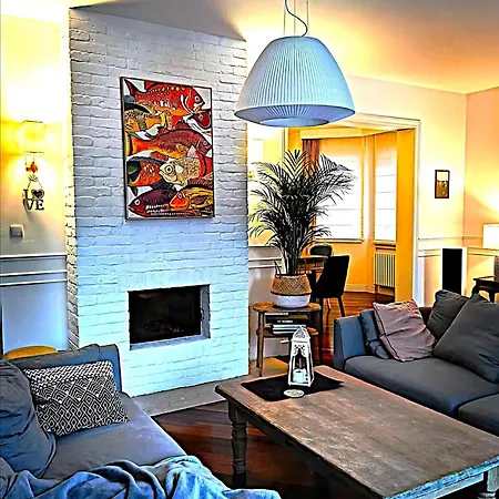 Villa Excl House In Warsaw With Pools