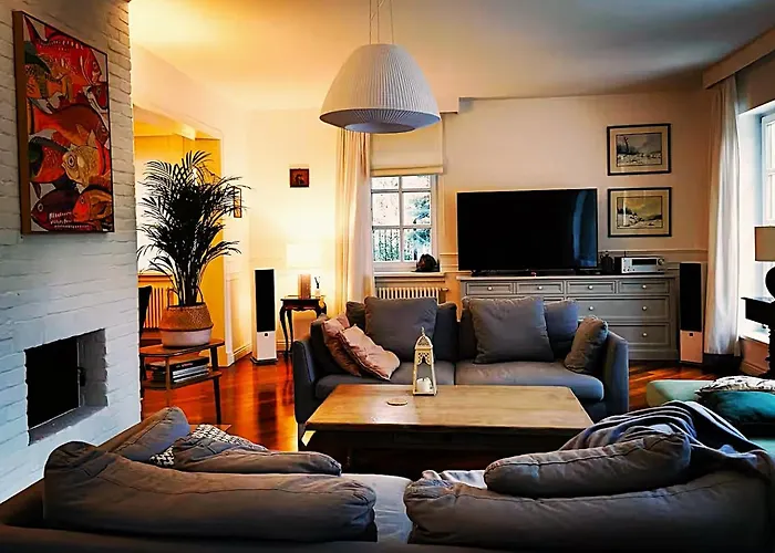 Excl House In Warsaw With Pools