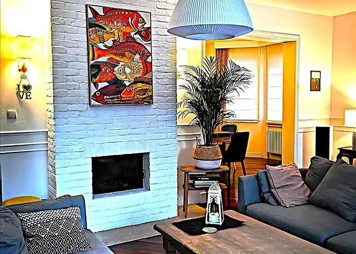 Willa Excl House In Warsaw With Pools