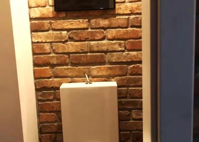 Excl House In Warsaw With Pools